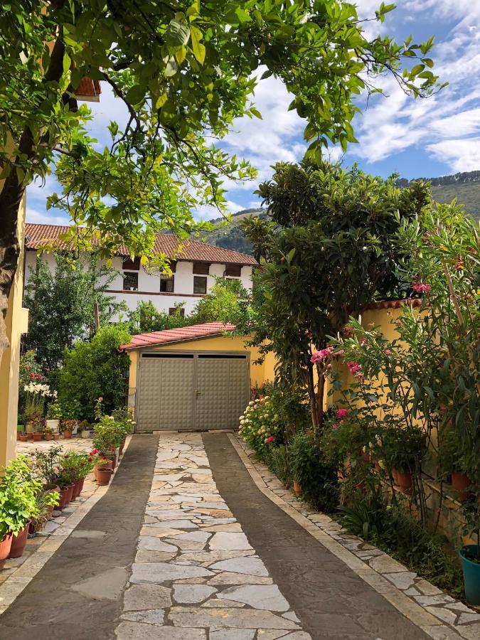 Villa Garden Berat Exteriér fotografie